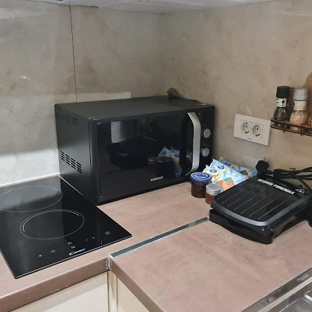 Sunny Apartment - Blloku Tirana, Near Lake Εξωτερικό φωτογραφία