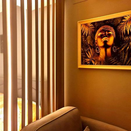Sunny Apartment - Blloku Tirana, Near Lake Εξωτερικό φωτογραφία