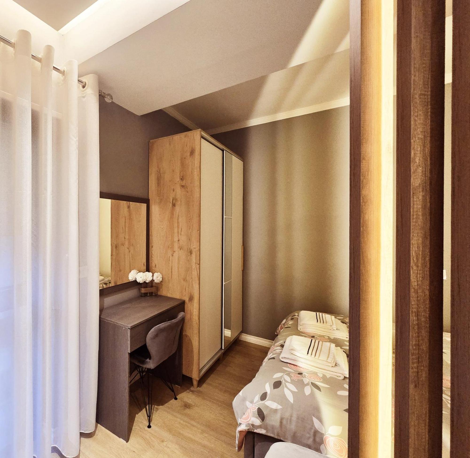 Sunny Apartment - Blloku Tirana, Near Lake Εξωτερικό φωτογραφία